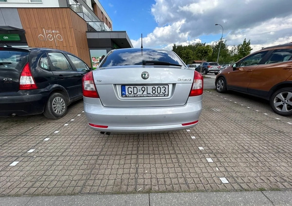 Skoda Octavia cena 17035 przebieg: 268000, rok produkcji 2010 z Gdańsk małe 56